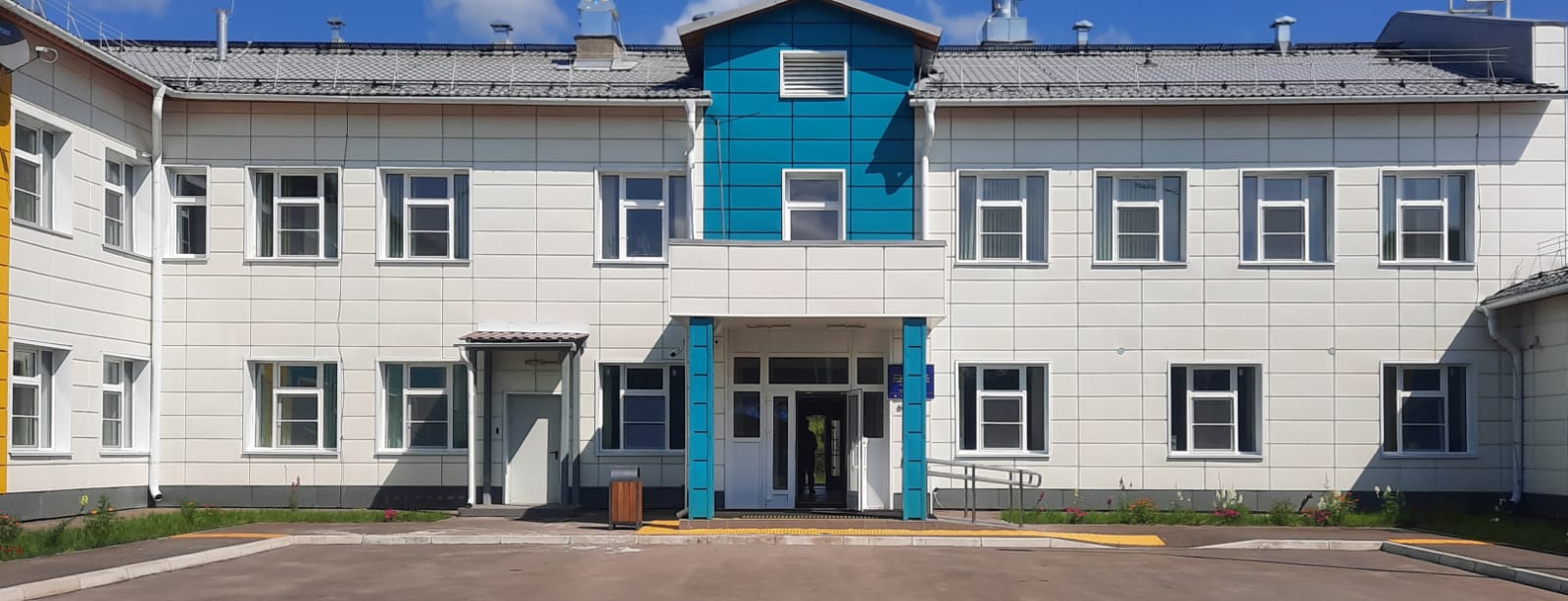 Внутренний двор школы.